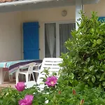 Ferienhaus Maisonnette A 600m De La Avec Piscine Et Parking Prive - Fr-1-231-295