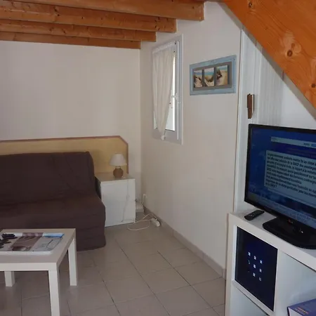 Maisonnette à 600m De La Avec Piscine Et Parking Privé - Fr-1-231-295