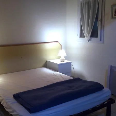 Maisonnette à 600m De La Avec Piscine Et Parking Privé - Fr-1-231-295