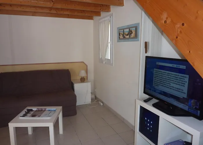 Maisonnette A 600m De La Avec Piscine Et Parking Prive - Fr-1-231-295