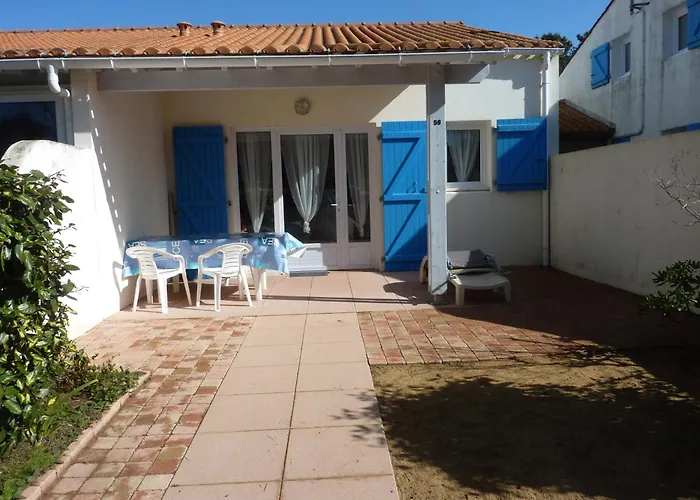 Holiday home Maisonnette A 600m De La Avec Piscine Et Parking Prive - Fr-1-231-295 *